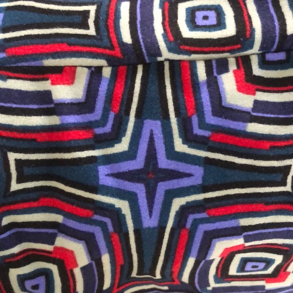 LuLaRoe Tall & Curvy Leggings - Picture 4 of 4